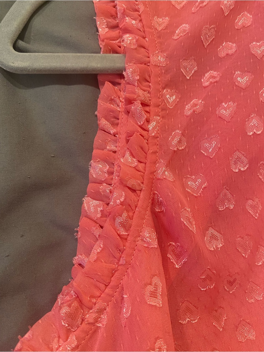torrid Coral Pink Sleeveless Heart-Print Ruffle Blouse - Picture 4 of 5
